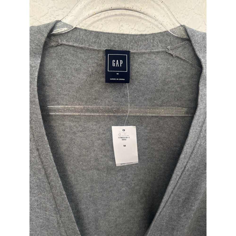 Gap women's grey wrap cardigan features a deep V-neck NWT SIZE M - Picture 3 of 5